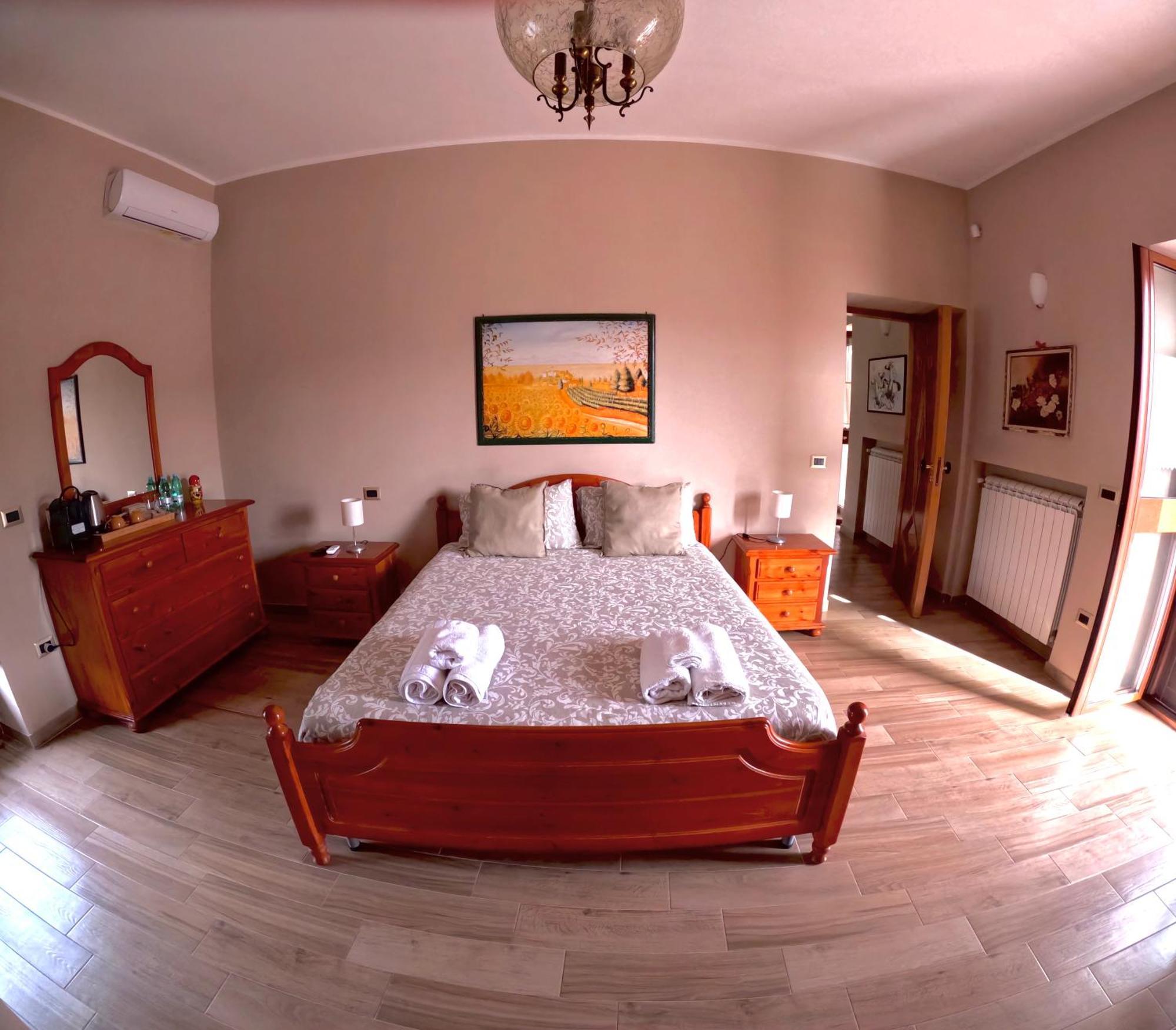B&B A Casa Di Maybe กาแซร์ตา ภายนอก รูปภาพ