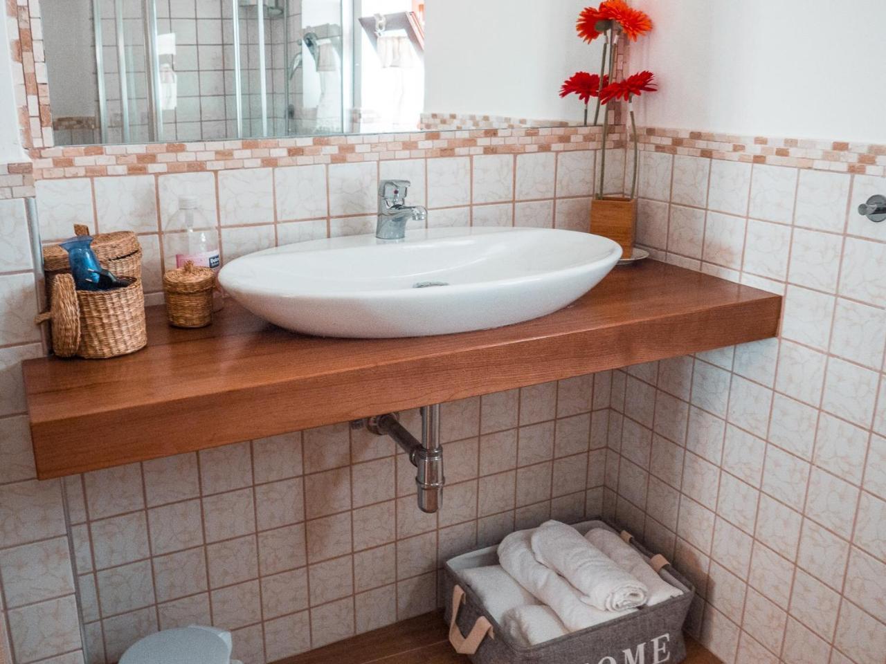B&B A Casa Di Maybe กาแซร์ตา ภายนอก รูปภาพ