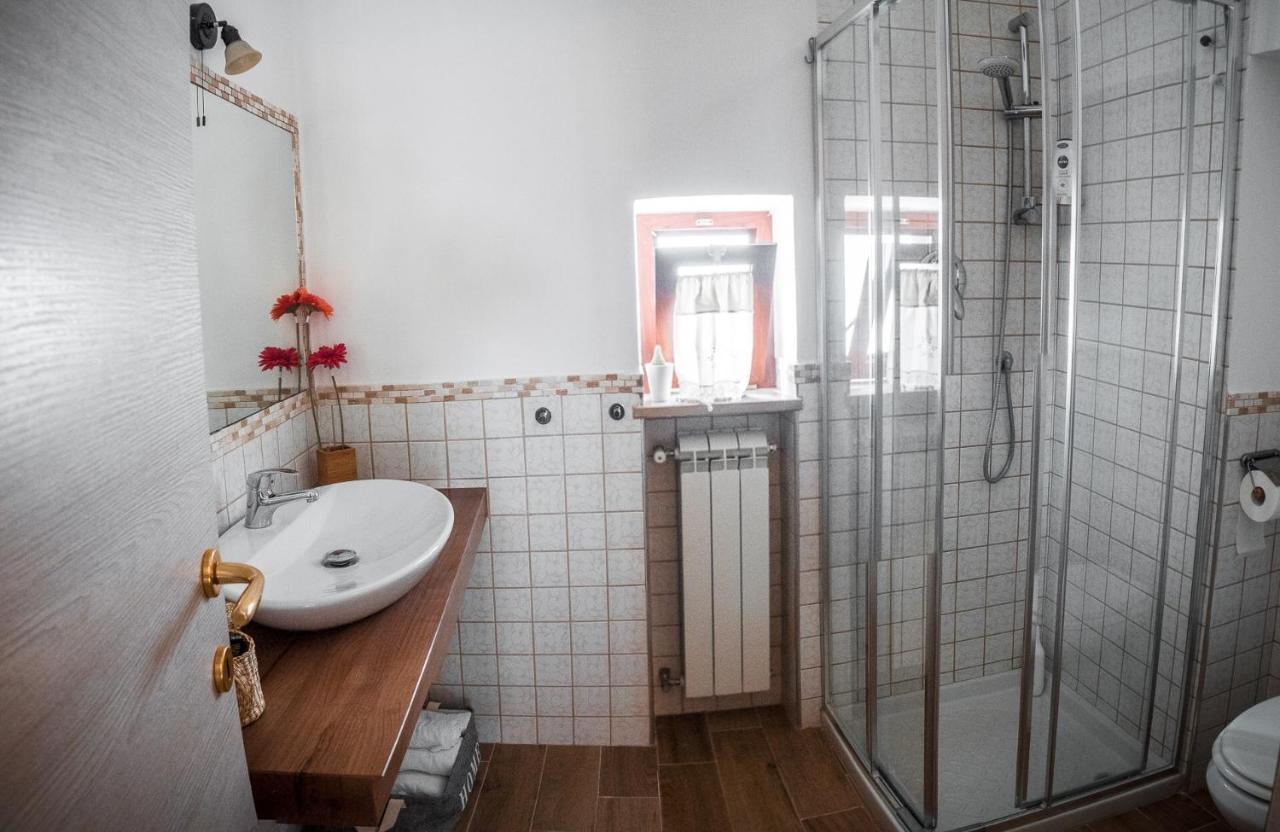 B&B A Casa Di Maybe กาแซร์ตา ภายนอก รูปภาพ
